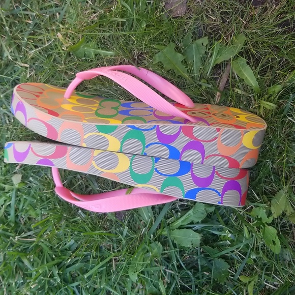 Coach Rainbow Signature Lynn Flip Flop -8 - Picture 7 of 7